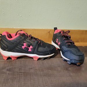 Under Armor black/pink girls softball cleats